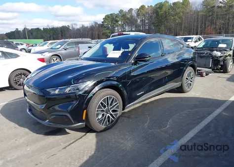 2025 Ford Mustang Mach-E Premium z USA, uszkodzony, nr VIN 3FMTK3R42SMA13701